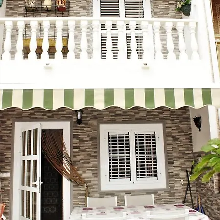 Holiday home Encantador Adosado En *